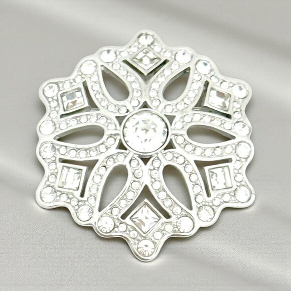 Vintage Annual Swarovski Silver Tone Snowflake Brooch 2001 Excellent - Picture 3 of 8